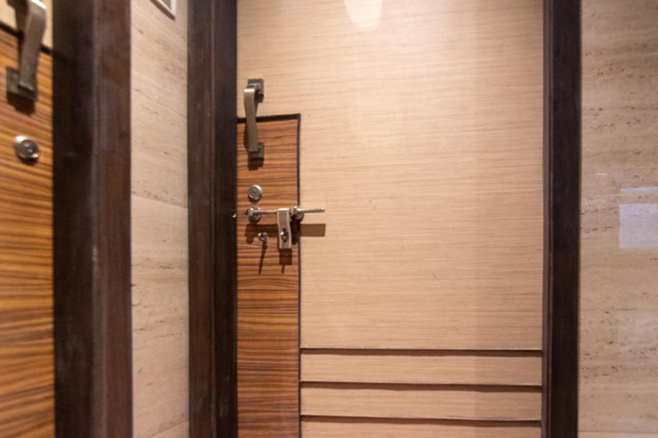 Osi Apartments Bandra West Mumbai Exterior photo